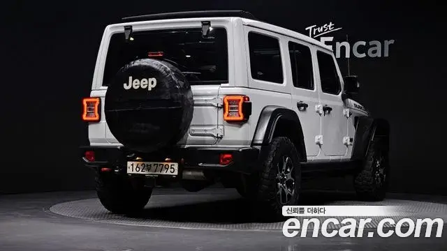 Jeep Wrangler 2019 — ფოტო 29/32