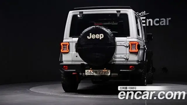 Jeep Wrangler 2019 — ფოტო 12/32