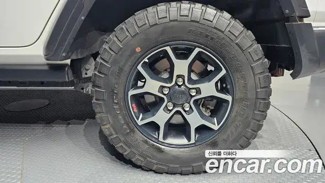 Jeep Wrangler 2019 — ფოტო 22/32