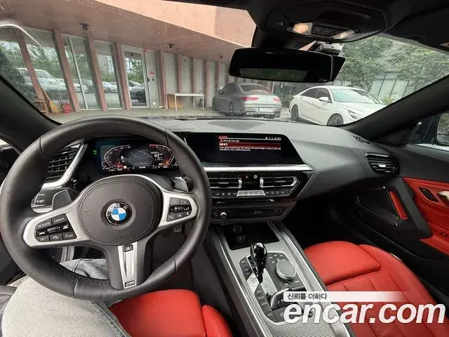 BMW Z4 2025 — Фото 8/15
