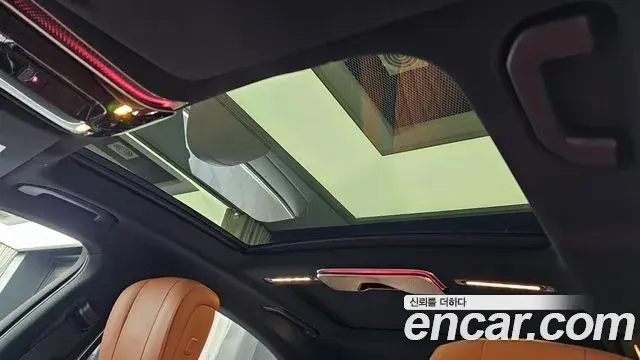 Mercedes-Benz S-Class 2023 — Photo 17/34