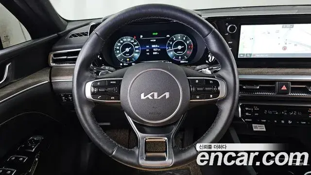 Kia K5 2022 — Şəkil 15/20