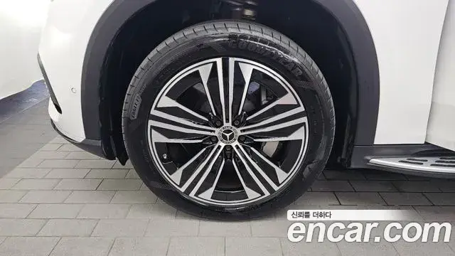 Mercedes-Benz EQS SUV 2024 — ფოტო 26/39