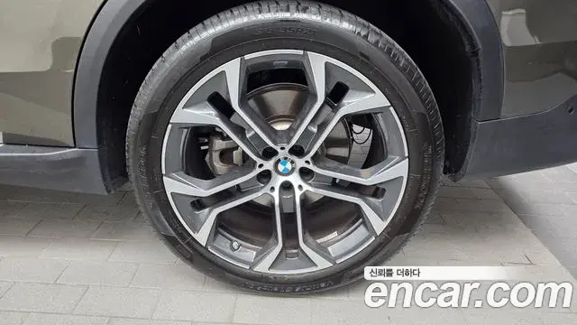 BMW X5 2025 — ფოტო 29/32