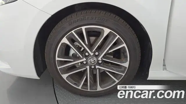 Toyota Camry 2025 — Şəkil 8/20