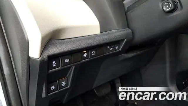 Toyota Sienna 2022 — ფოტო 19/37