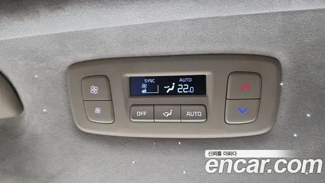 Kia Carnival 2023 — Фото 18/20