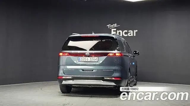 Kia Carnival 2021 — Фото 4/20