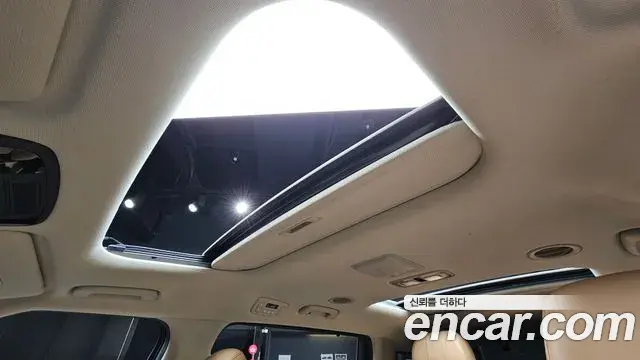 Kia Carnival 2021 — Фото 19/20