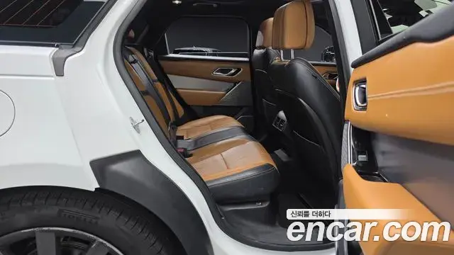 Land Rover Range Rover Velar 2019 — ფოტო 16/35