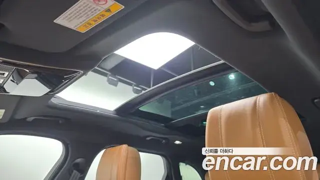 Land Rover Range Rover Velar 2019 — ფოტო 21/35