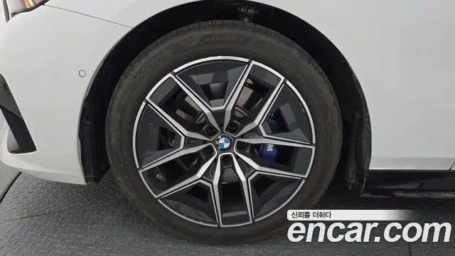 BMW 5 Series 2026 — Photo 24/34