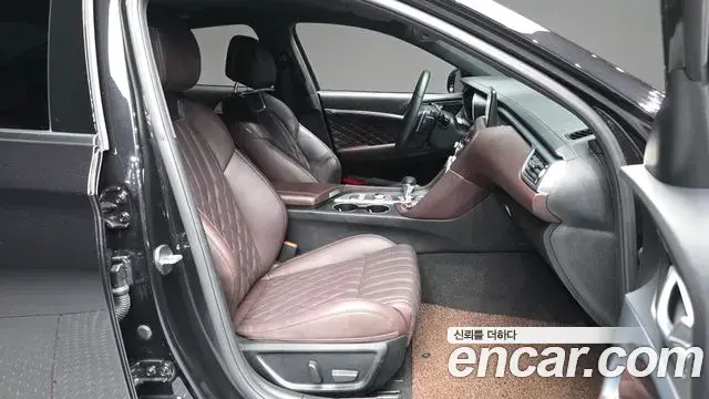Genesis G70 2021 — Photo 14/30