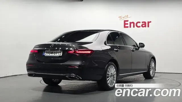 Mercedes-Benz E-Class 2023 — Şəkil 11/20