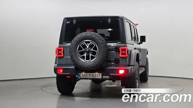 Jeep Wrangler 2025 — Şəkil 2/20