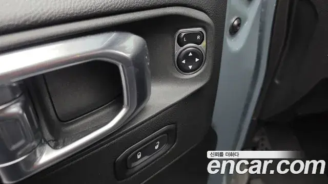 Jeep Wrangler 2025 — Şəkil 12/20