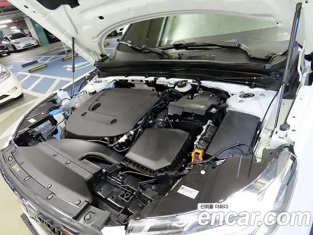 Volvo XC40 2022 — Photo 19/20