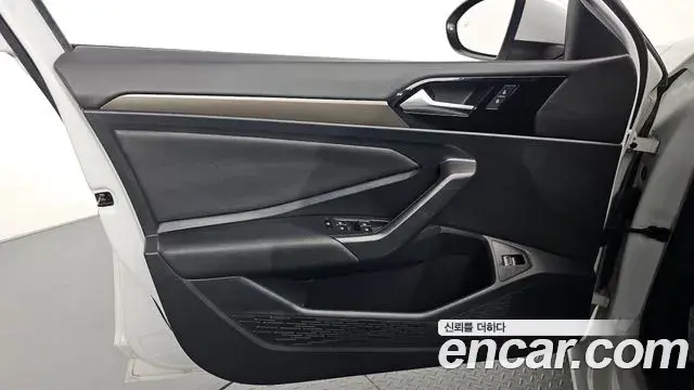 Volkswagen Jetta 2021 — Şəkil 28/34