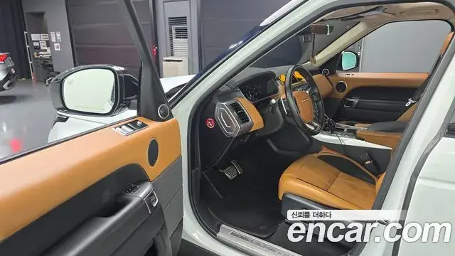 Land Rover Range Rover Sport 2019 — Photo 16/20