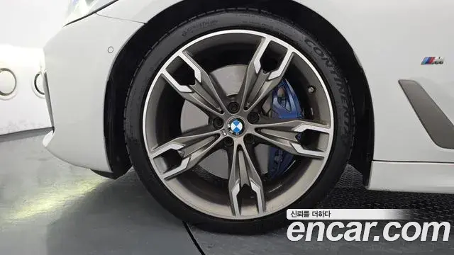 BMW 5 Series 2020 — Фото 4/20