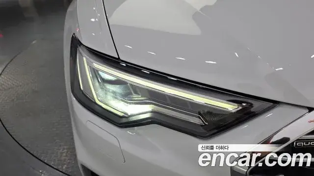 Audi A6 2022 — Photo 13/33