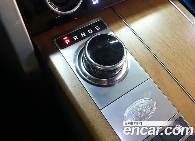 Land Rover Range Rover 2019 — Photo 19/20