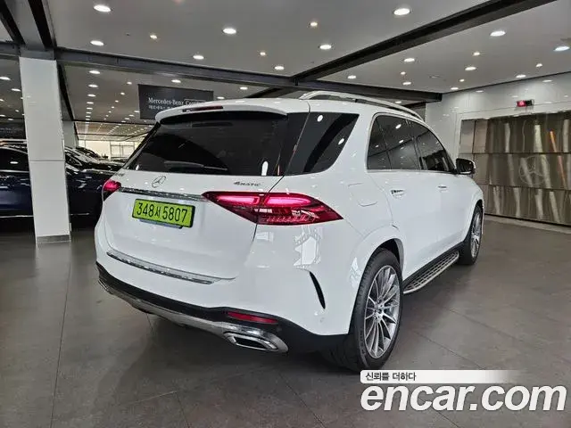 Mercedes-Benz GLE-Class 2025 — Photo 10/16