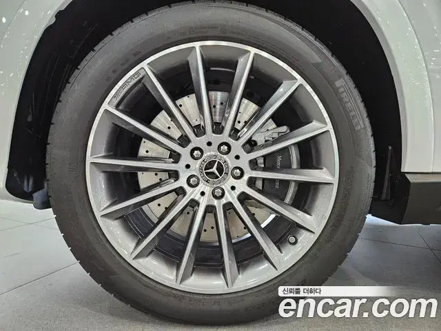 Mercedes-Benz GLE-Class 2025 — Photo 9/16