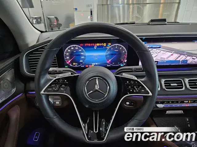 Mercedes-Benz GLE-Class 2025 — Photo 13/16