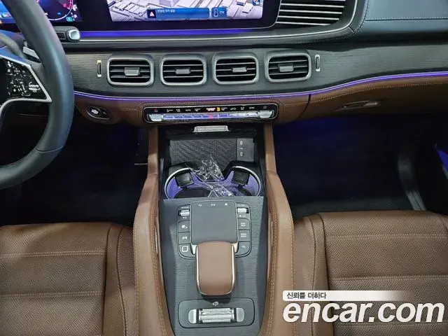 Mercedes-Benz GLE-Class 2025 — Photo 8/16