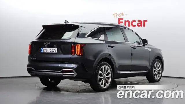Kia Sorento 2023 — Photo 2/20