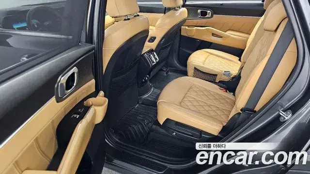 Kia Sorento 2023 — Photo 12/20