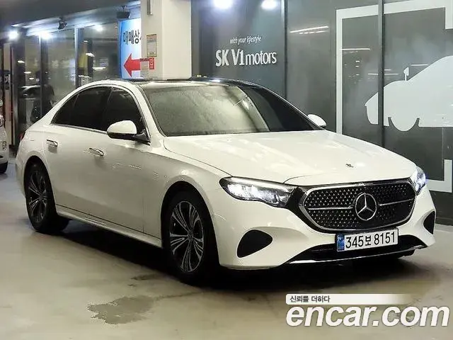 Mercedes-Benz E-Class 2024 — Photo 20/20