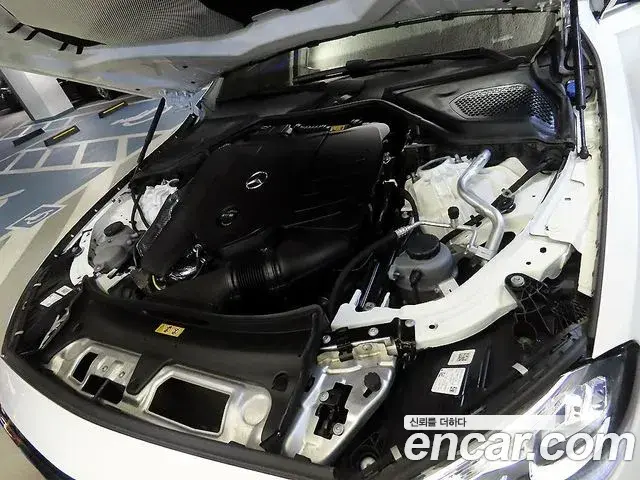 Mercedes-Benz E-Class 2024 — Photo 18/20
