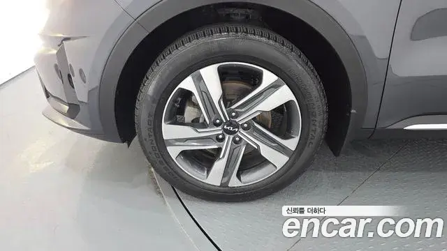 Kia Sorento 2022 — Фото 5/20