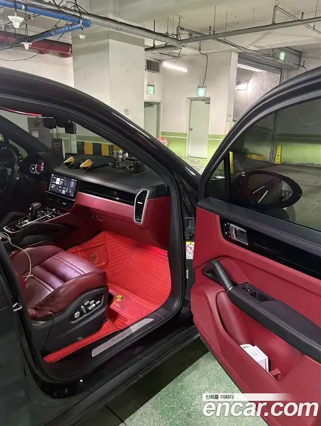 Porsche Cayenne 2019 — Photo 12/18