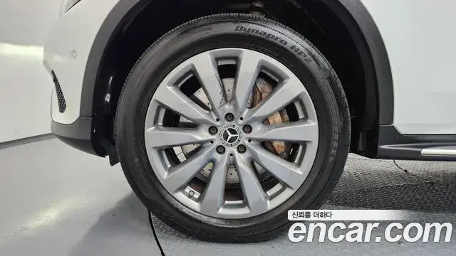 Mercedes-Benz GLC-Class 2018 — Photo 36/38
