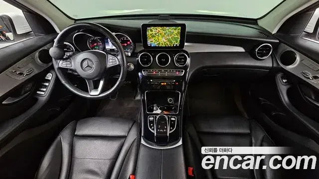Mercedes-Benz GLC-Class 2018 — Photo 30/38