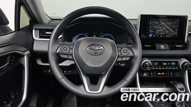 Toyota RAV4 2023 — Photo 3/34