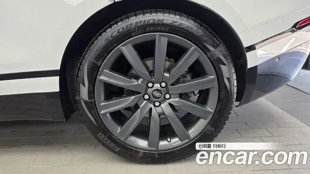 Land Rover Range Rover Velar 2019 — Şəkil 29/37