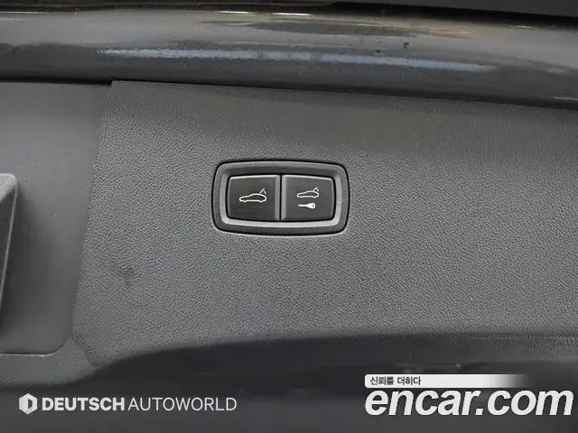 Porsche Cayenne 2020 — Photo 8/20