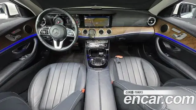 Mercedes-Benz E-Class 2020 — Фото 7/20