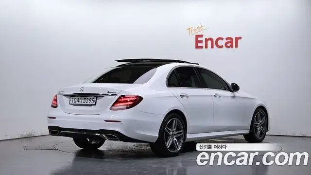 Mercedes-Benz E-Class 2019 — Фото 2/20