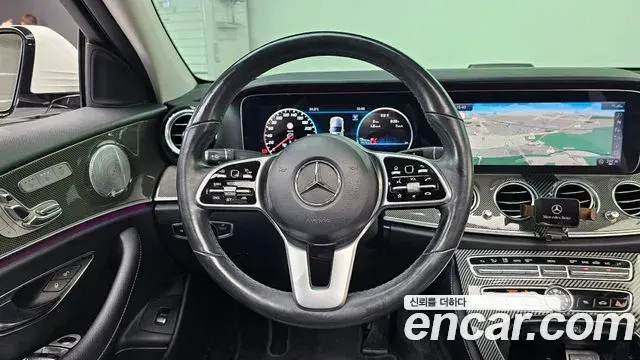 Mercedes-Benz E-Class 2019 — Фото 13/20