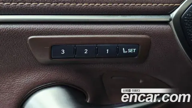 Lexus ES300h 2020 — ფოტო 16/34