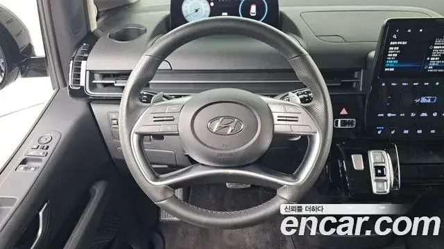 Hyundai Staria 2022 — ფოტო 19/32