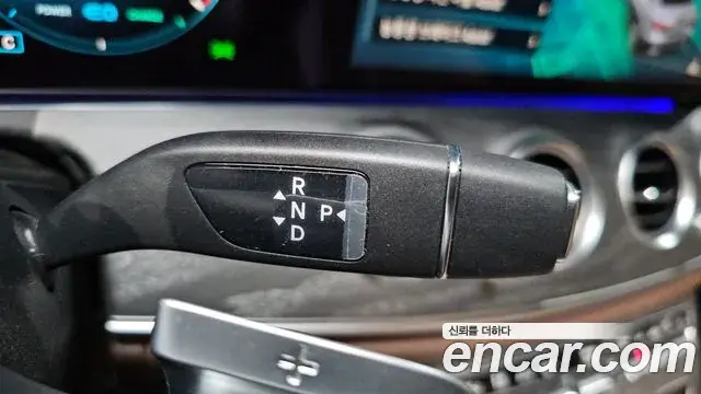 Mercedes-Benz E-Class 2023 — ფოტო 15/33