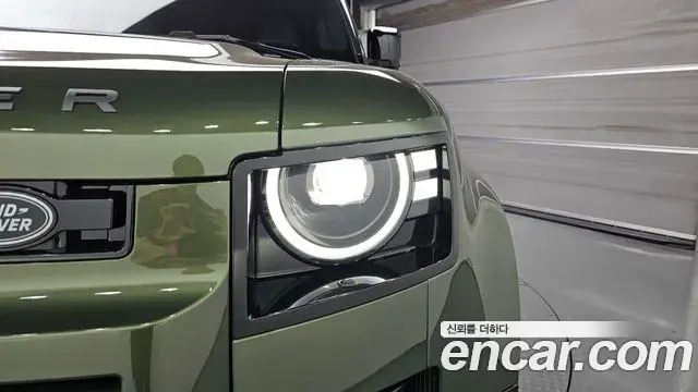 Land Rover Defender 2026 — Photo 20/20