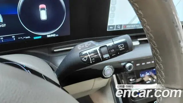 Kia Carnival 2022 — ფოტო 31/33