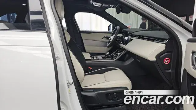 Land Rover Range Rover Velar 2023 — ფოტო 31/34